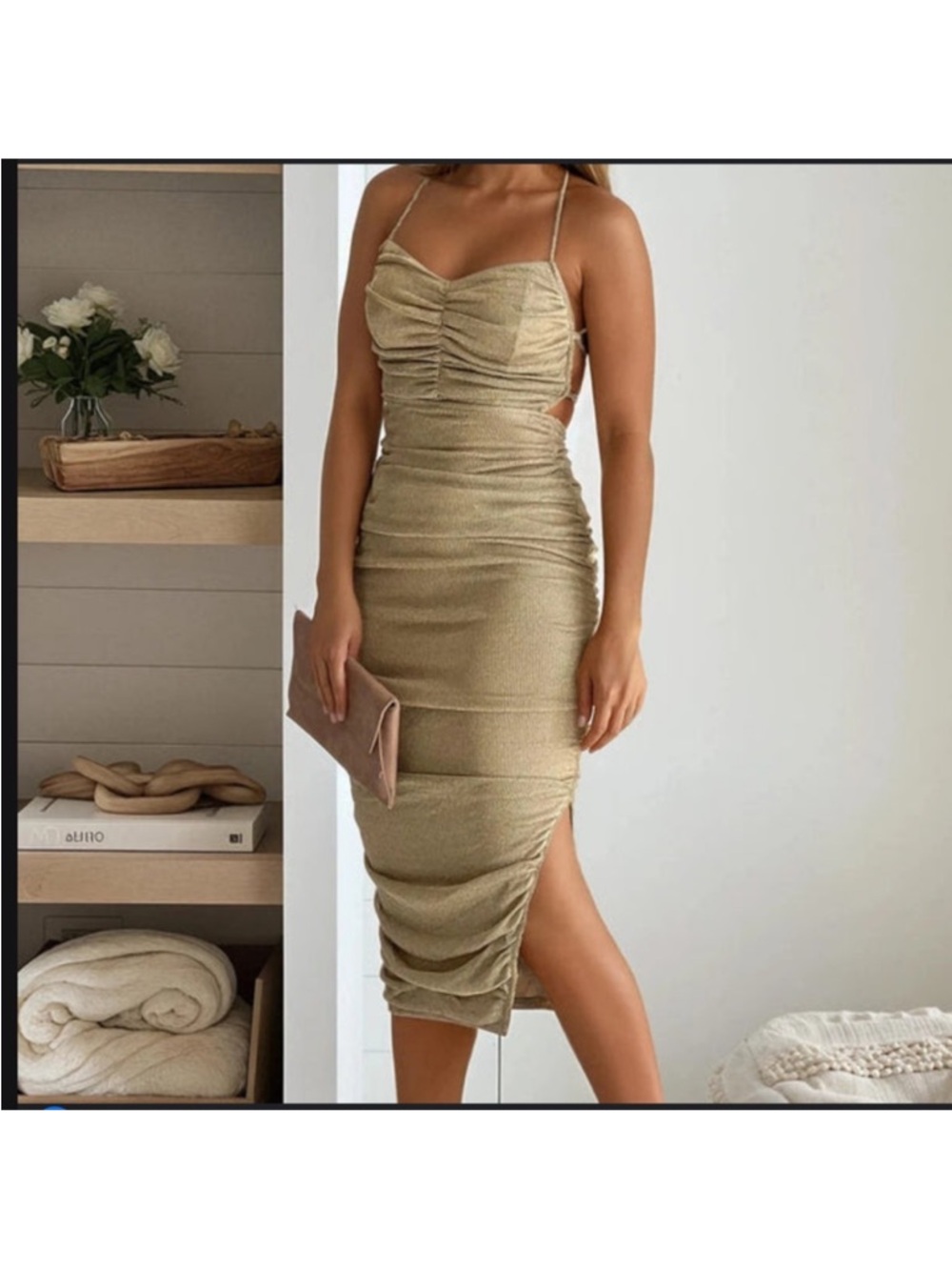 GOLD METALLIC KNIT
DRESS WITH SLIT